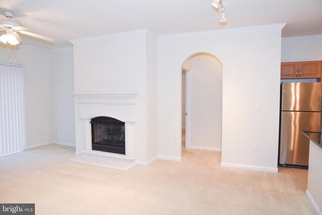 Building Photo - 12949 Centre Park Cir