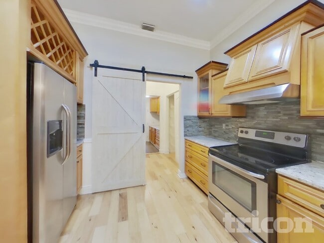 Foto del edificio - 1668 Woodland Dr