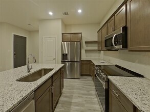 Building Photo - 4922 San Fabiano Ct