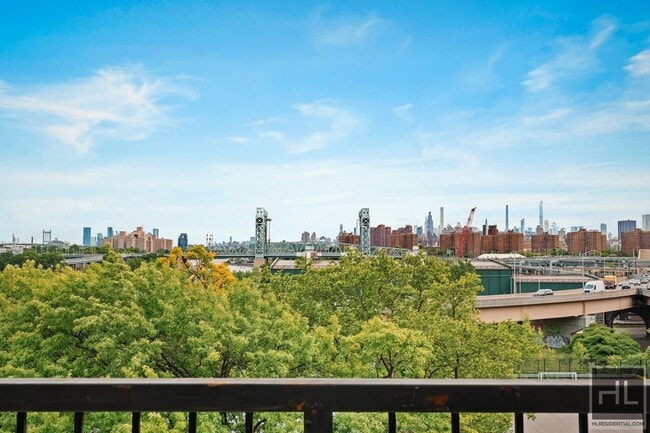 Building Photo - 91 Bruckner Blvd