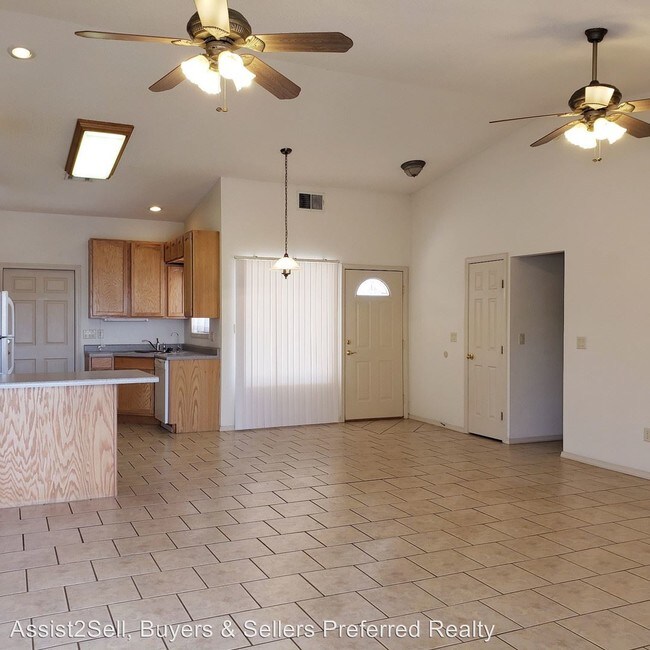Building Photo - 3 br, 2 bath House - 3445 Robert H. Bradley