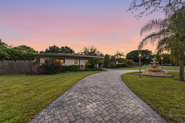 Foto del edificio - 9890 SW 138th St