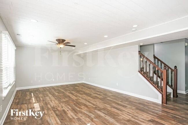 Building Photo - 1049 Arabian Way
