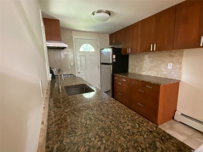 Foto del edificio - 57 Buckeye Rd