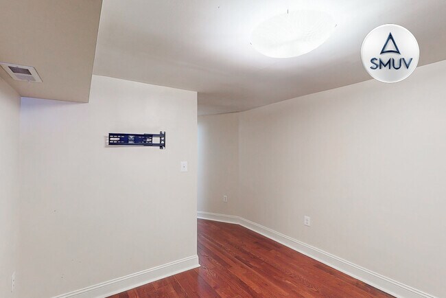 Foto del edificio - 2225 Brookfield Ave