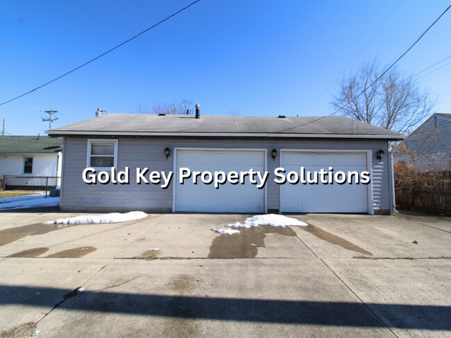 Foto del edificio - Nice 2 BR 1 BA House with Central Air and Garage (SECTION 8 APPROVED)