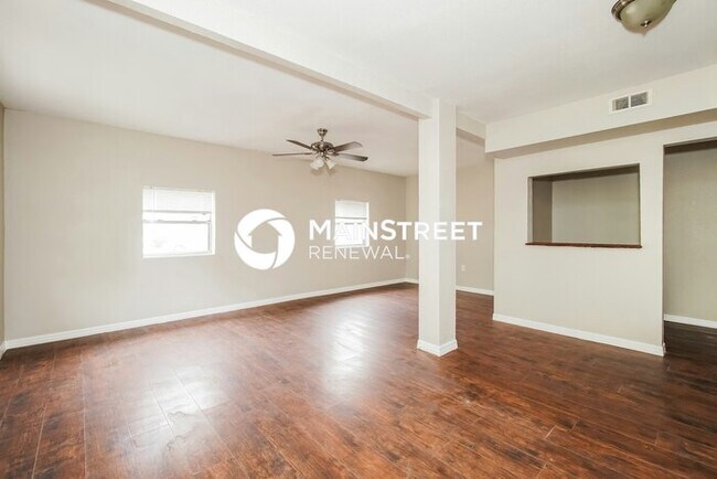 Building Photo - 3 Bedroom Pet-Friendly Home in Orlando, FL with Main Street Renewal