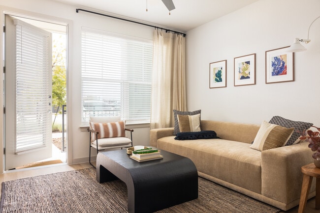 Building Photo - The Prado