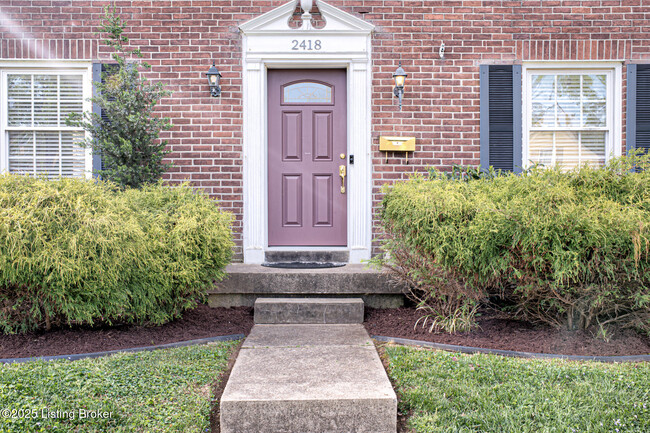 Building Photo - 2418 Brighton Dr