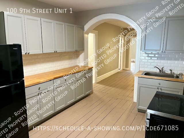 Primary Photo - Renovated 3 Bedroom Close to RPI