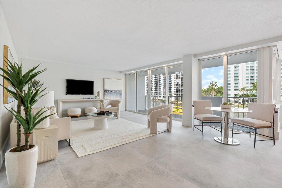 Foto principal - 2800 E Sunrise Blvd