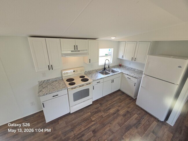 Foto del edificio - 3444 Kittles St