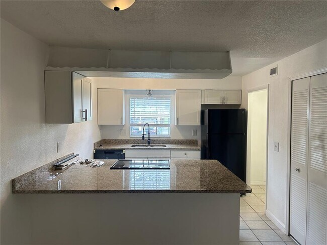 Foto del edificio - 1140 83rd Ave N