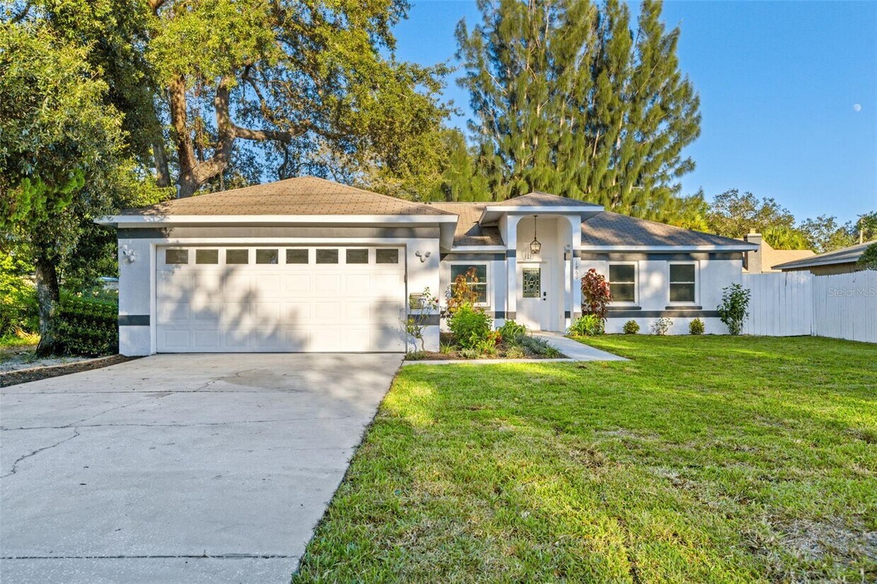 Foto principal - 1860 46th St S