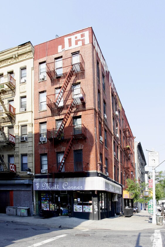 Building Photo - 58-68 Kenmare St