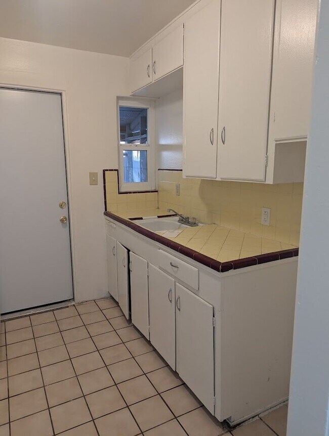 Foto del edificio - Central charmer!