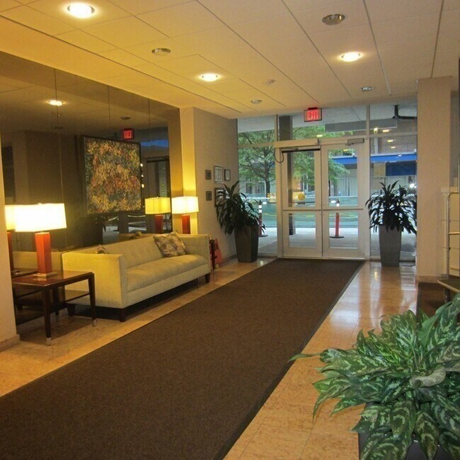 Foto del edificio - 33 Pond Ave