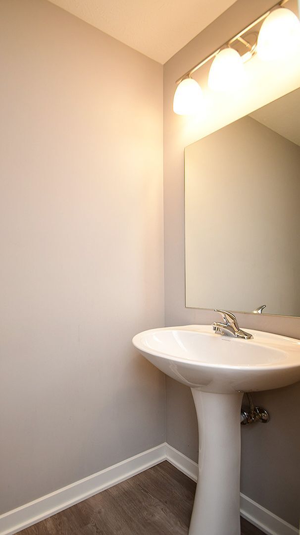 Foto del edificio - Charming 3-Bedroom Home in Quiet Omaha Nei...
