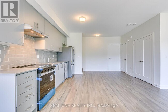 Building Photo - 3566-3566 Colonial Dr