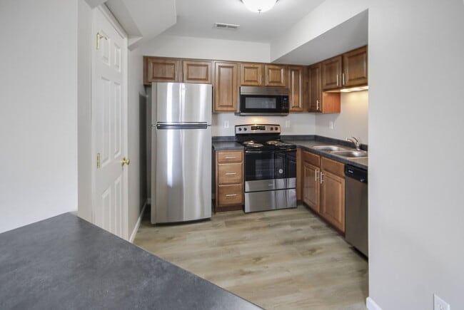 Building Photo - 143 Stonewall Creek Dr