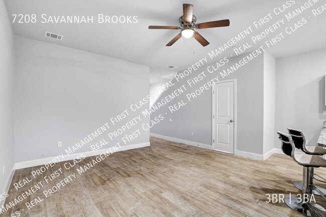 Foto del edificio - 7208 Savannah Brooks