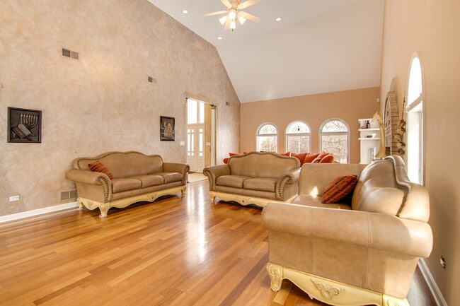 Building Photo - 30W777 Shoe Factory Rd