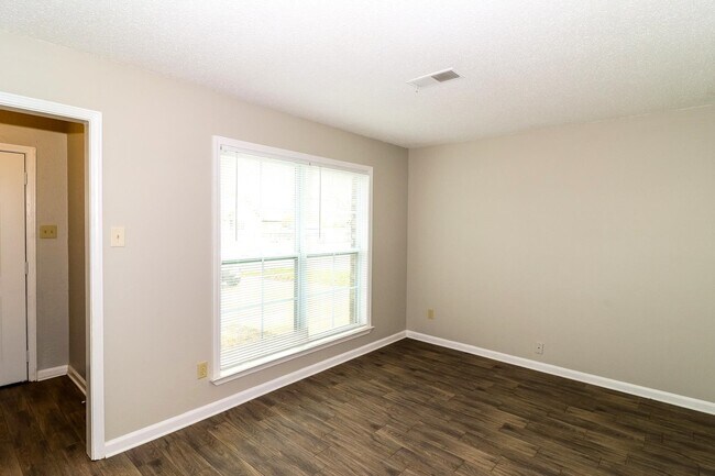 Foto del edificio - 7135 Hillshire Dr