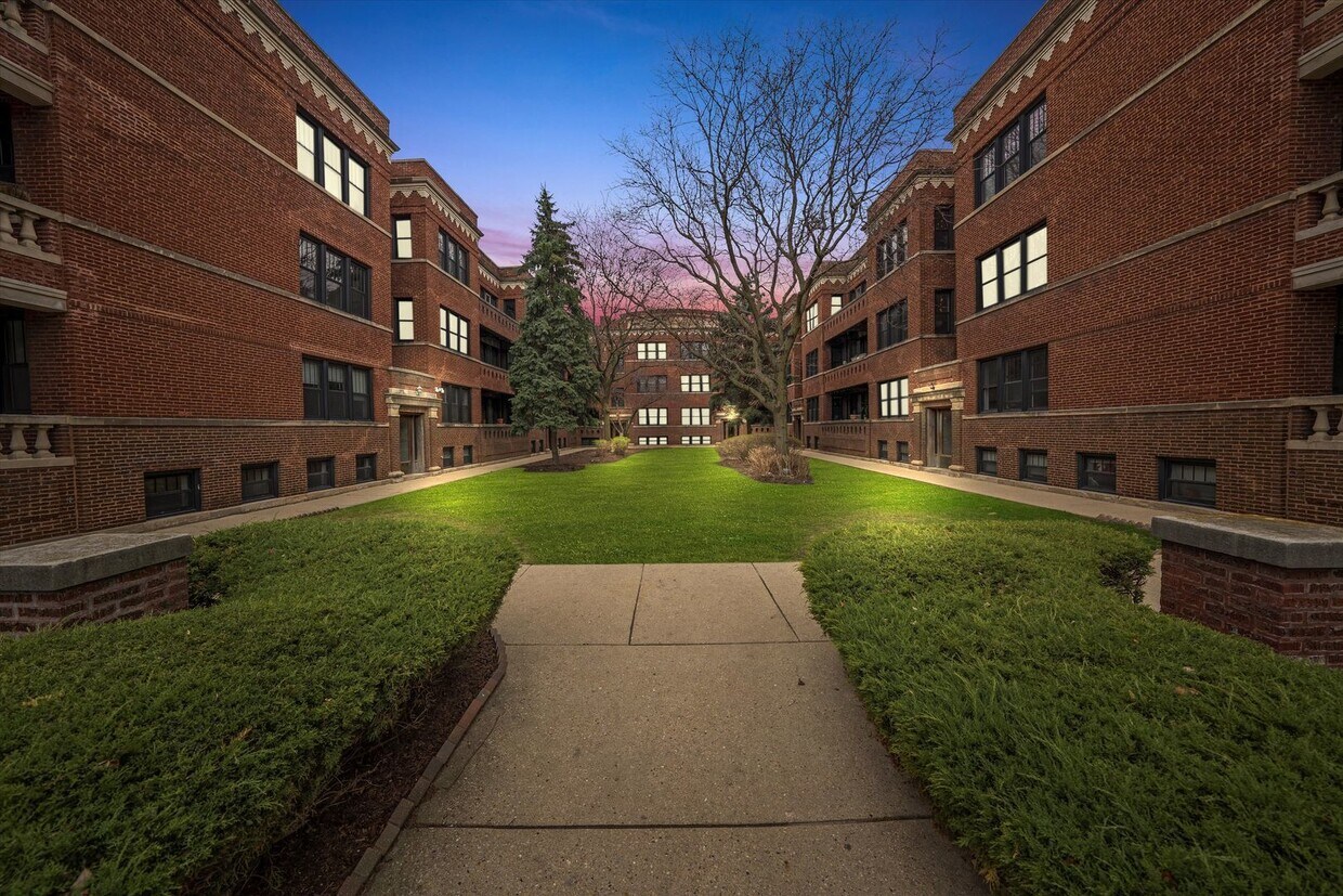 Primary Photo - 2522 N Kedzie Blvd