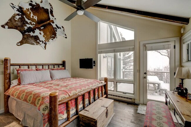 Foto del edificio - 2420 Ski Trail Ln