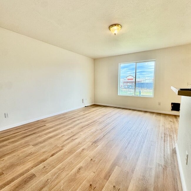 Building Photo - 1617 Cd&#39;A Ave.