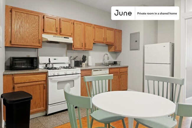 Foto del edificio - Room in Shared 4 bed/1 bath home