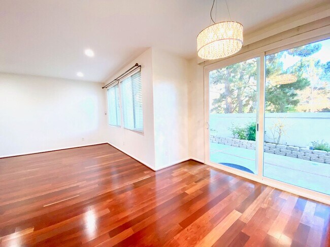 Foto del edificio - 11248 Carmel Creek Rd