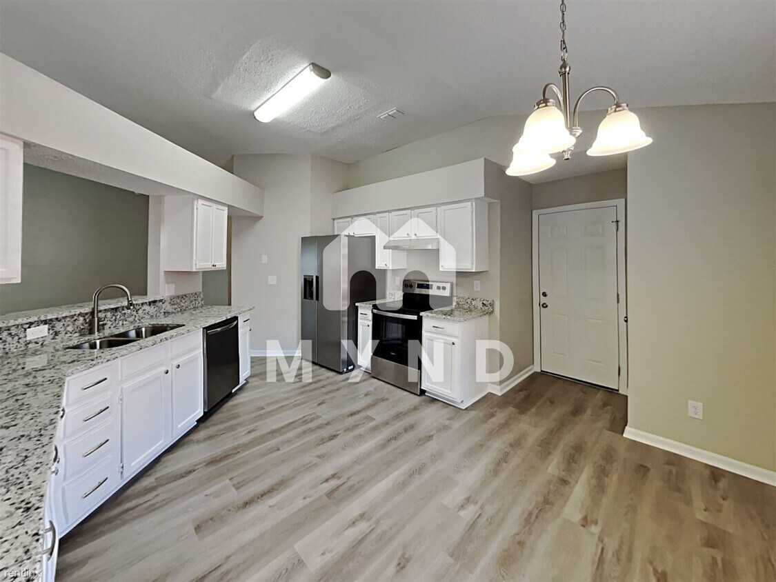 Foto principal - 3 br, 2 bath House - 7763 Enderby Ave E