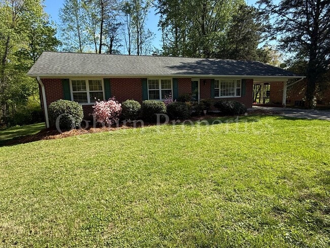 Photo - 2630 Farmbrook Rd-3BR/2BA- Stratford/Hanes Mall HOME!!!
