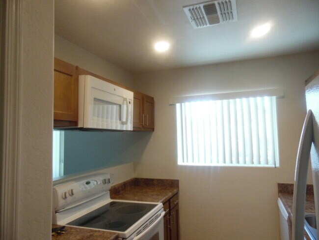 Building Photo - 5223 N 17th Ave