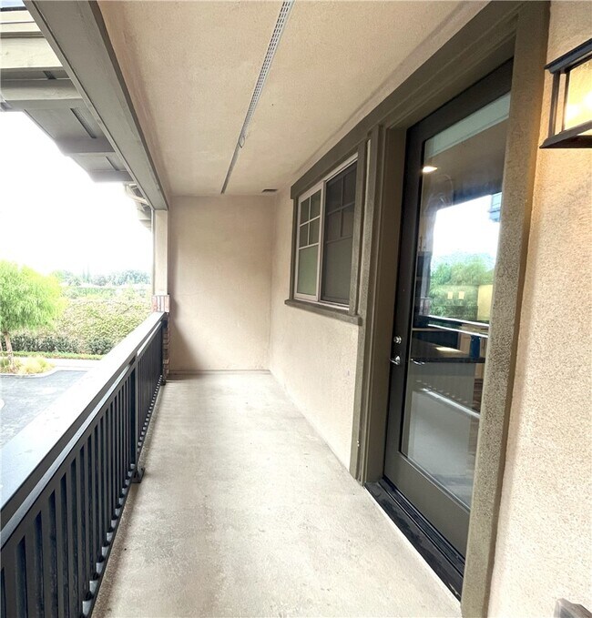 Building Photo - 588 Boulder Cir