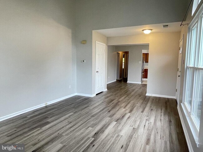 Foto del edificio - 294 Woods Edge Pl