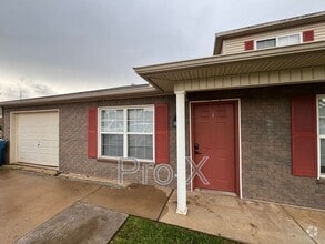 Building Photo - 3401 SW Landau Ct