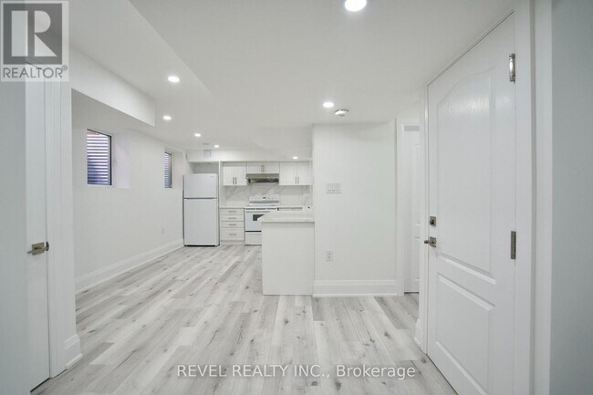Building Photo - 366 Van Kirk Dr