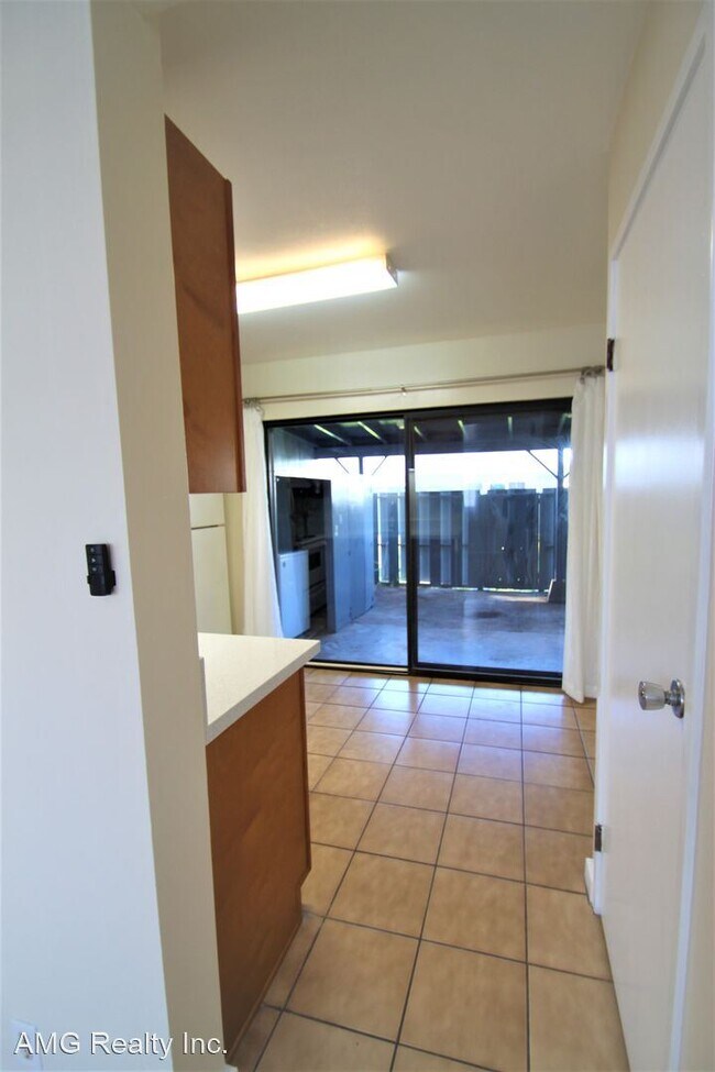 Building Photo - 2 br, 1 bath House - 91-919 North Rd., #D3