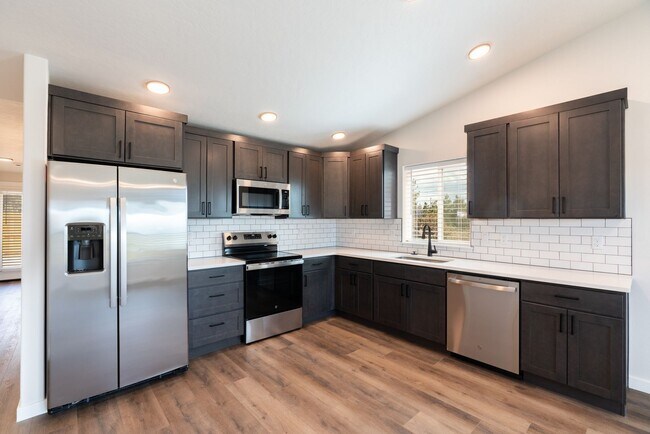 Foto del edificio - MOVE IN SPECIAL!  Brand New 2 Bedroom 2 Ba...