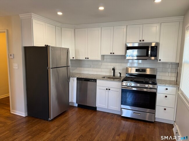 Building Photo - 38 Elmhurst Cir