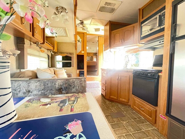 Building Photo - 464 Ellis St