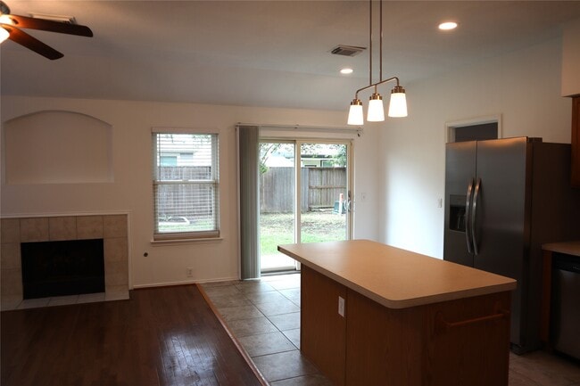 Foto del edificio - 19306 Wading River Dr