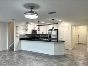 Building Photo - 6391 Brant Bay Blvd