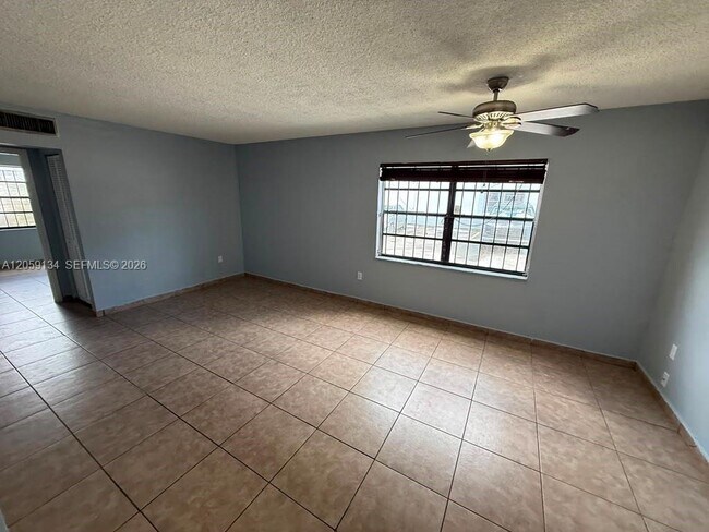 Building Photo - 1325 W 68th St