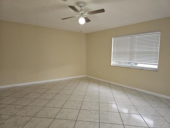 Building Photo - 4678 Myla Ln