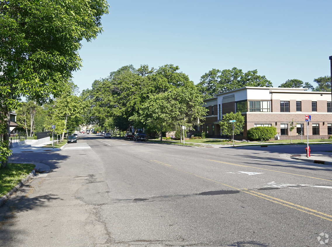 Building Photo - 2171 Grand Ave