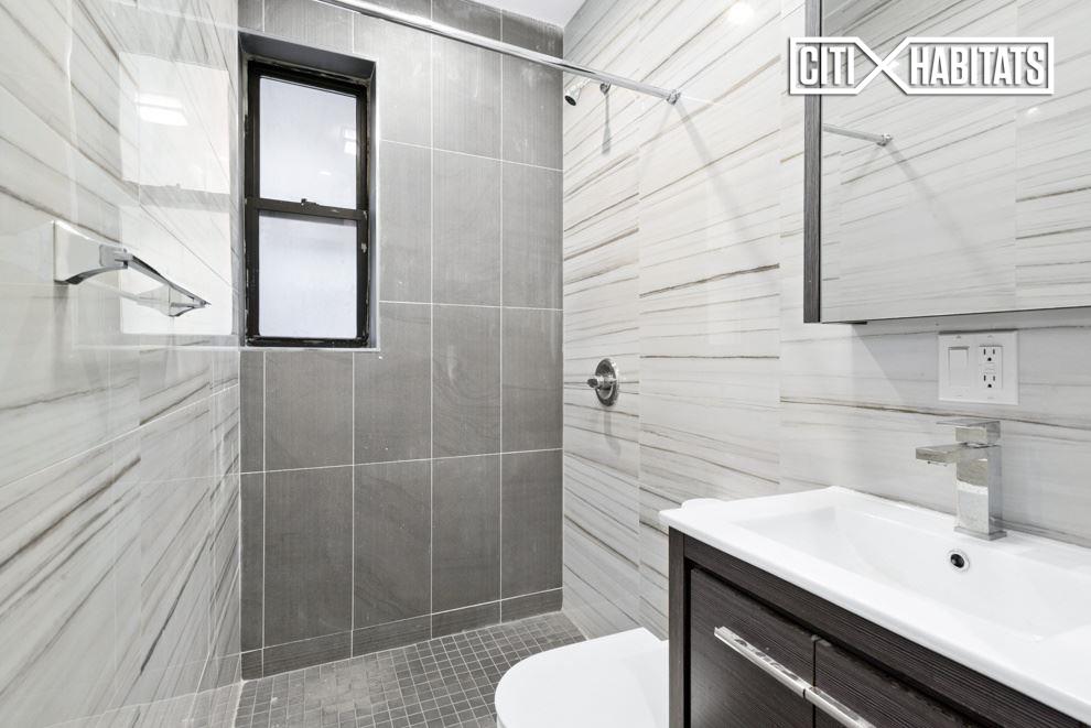Foto del edificio - 228 E 116th St