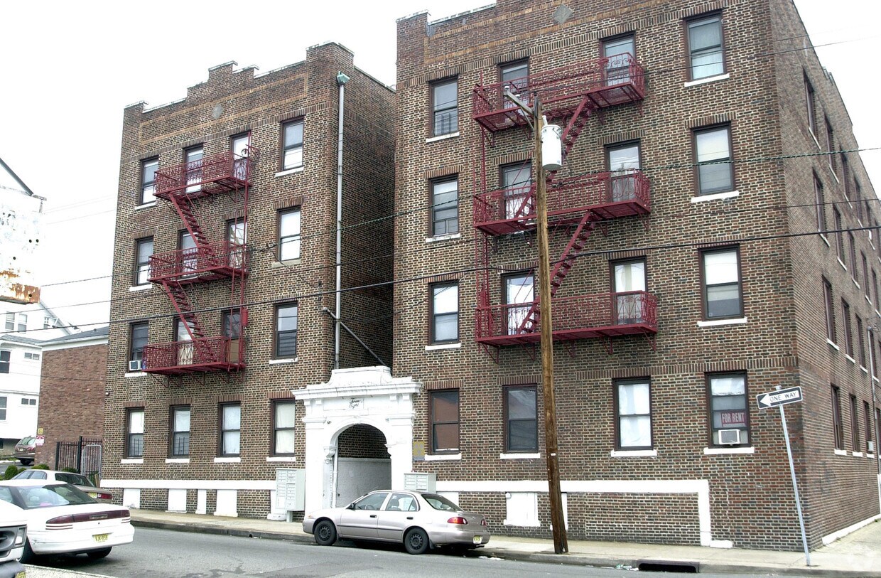 26 Elmwood Avenue Apartments in Irvington, NJ